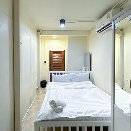 Chubbi5 Room11 Bangkok Buitenkant foto